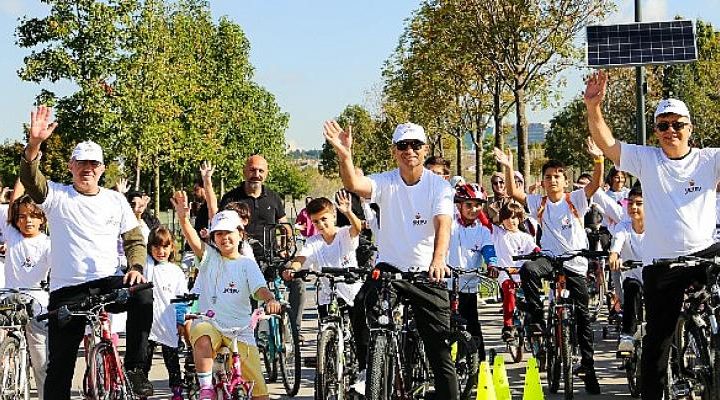 Gelenekselleşen 2.nci yetev bisiklet günü etkinliğinde öğrenci öğretmenler ve veliler tek yürek oldu